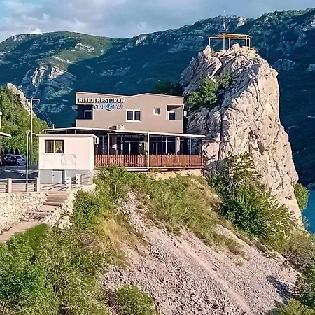 & Restoran 